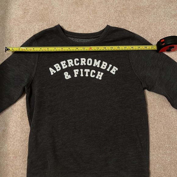 Grey Abercrombie & Fitch crew neck: - Picture 7 of 9